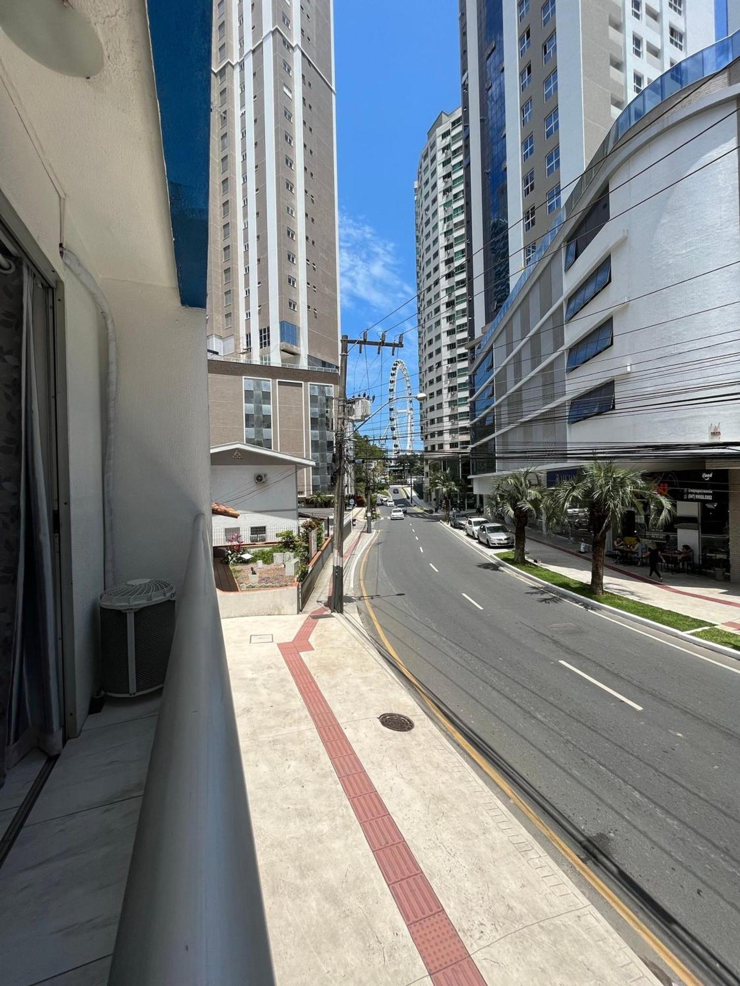 Appartamento Ma01- Kitnet Com Ar | Vista Big Wheel | Garagem Balneário Camboriú Esterno foto