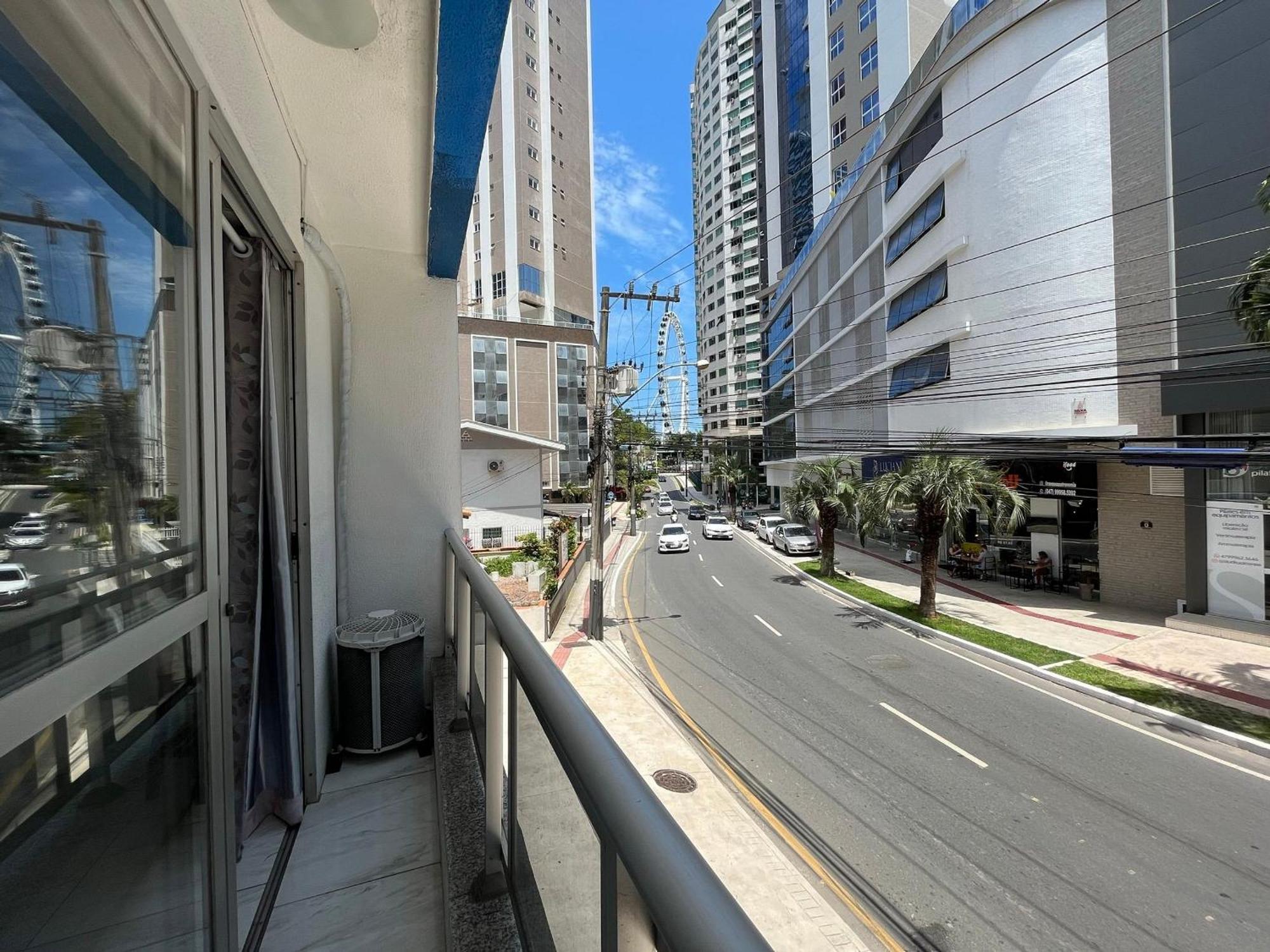 Appartamento Ma01- Kitnet Com Ar | Vista Big Wheel | Garagem Balneário Camboriú Esterno foto